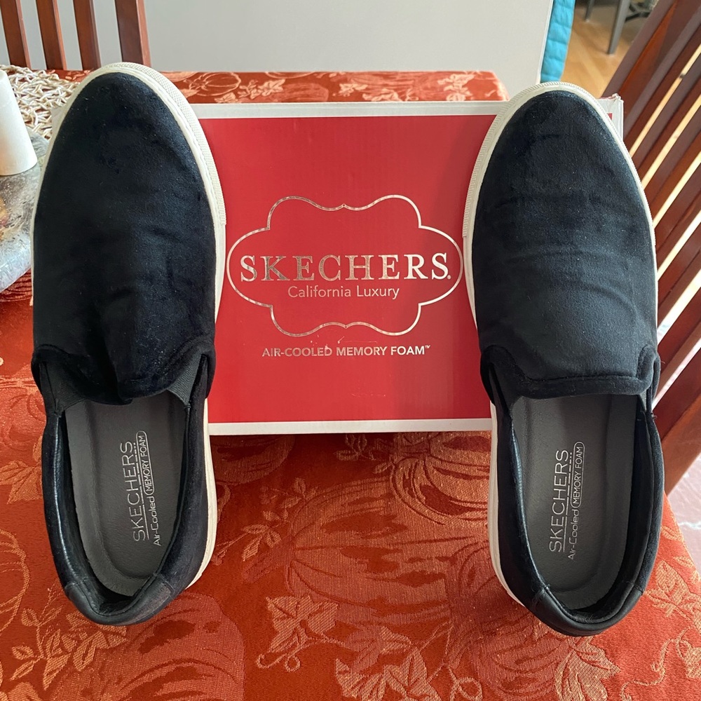 NEW Sketchers black Velveteen - Air Cooled Memory Foam shoes